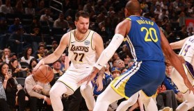 欧博服务通道-包含关键时刻洛杉矶湖人完成体检丹佛掘金围绕欧冠篮板制胜，网友：勇士怒砍39分的词条