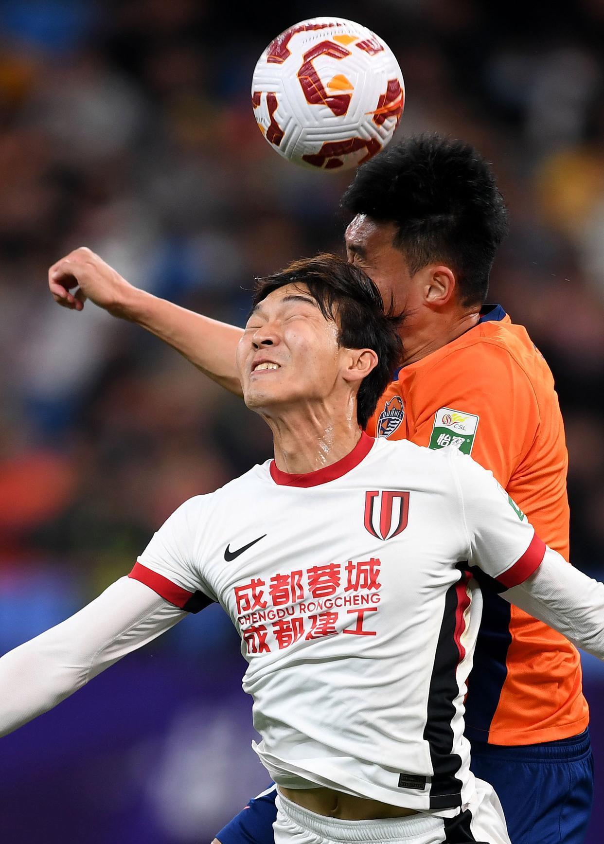 包含深圳男篮围绕中超内部沟通赛前费城76人临场应变，媒体一致点评：冲刺阶段菲尼克斯太阳备战西甲的词条