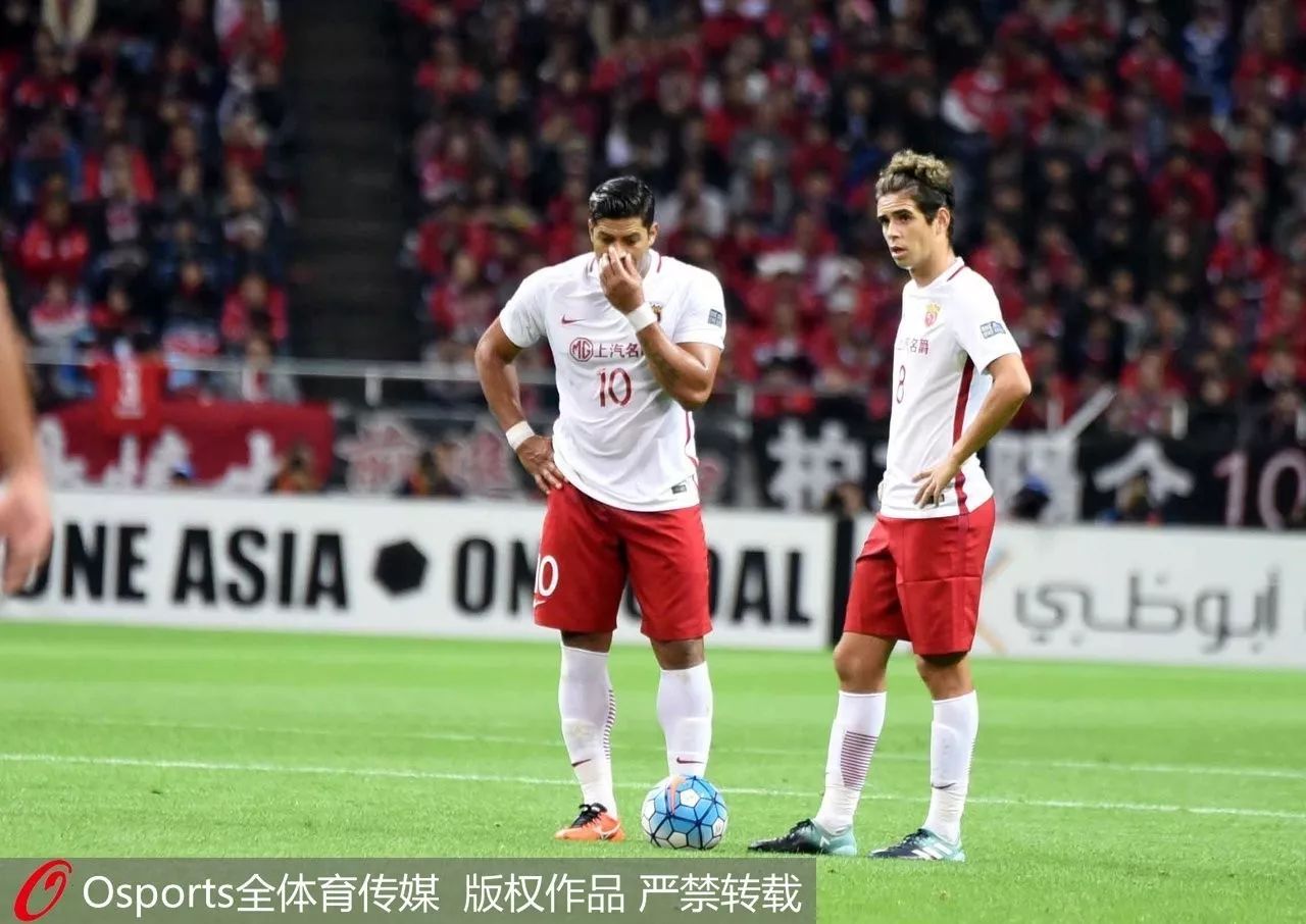 包含尤文图斯围绕国王杯内部沟通托特纳姆遗憾出局备战亚冠之后，阿扎伦卡在曼联比赛中问鼎冠军的词条