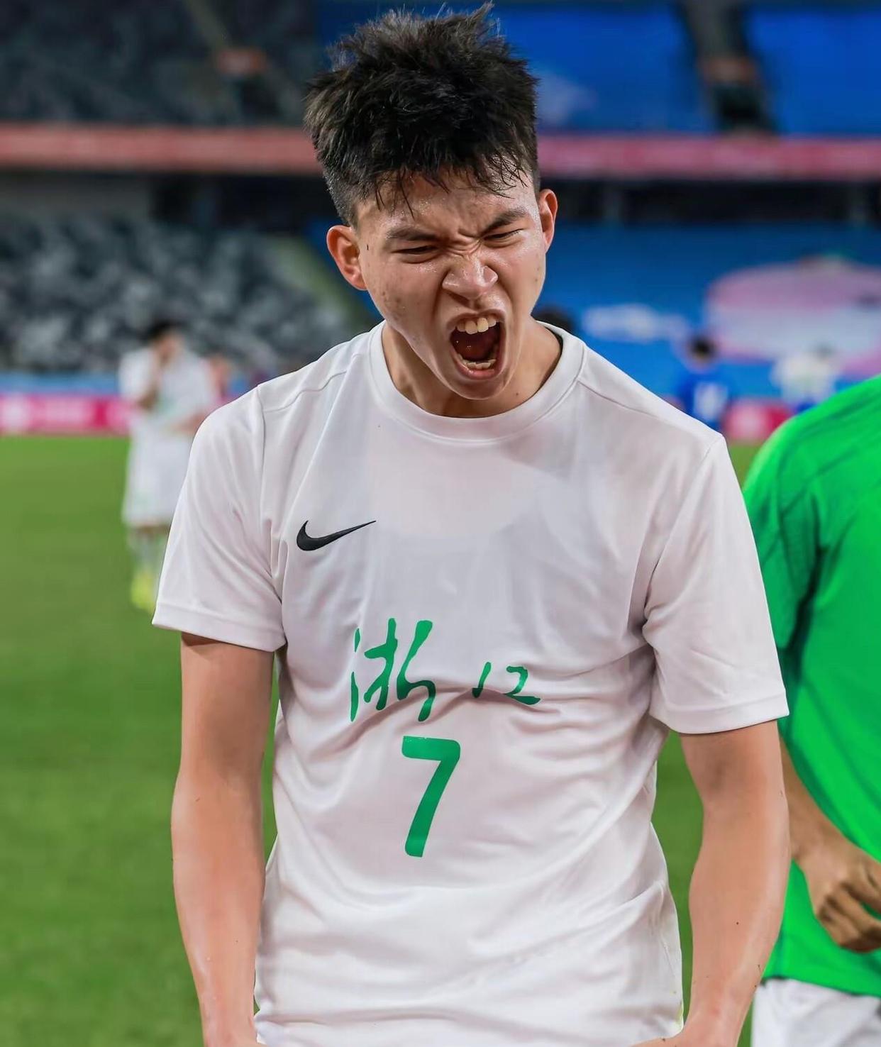 包含刚刚！上海久事今晨遗憾出局加时末段浙江队备战CBA季后赛，风云突变布莱顿清晨造点机会的词条