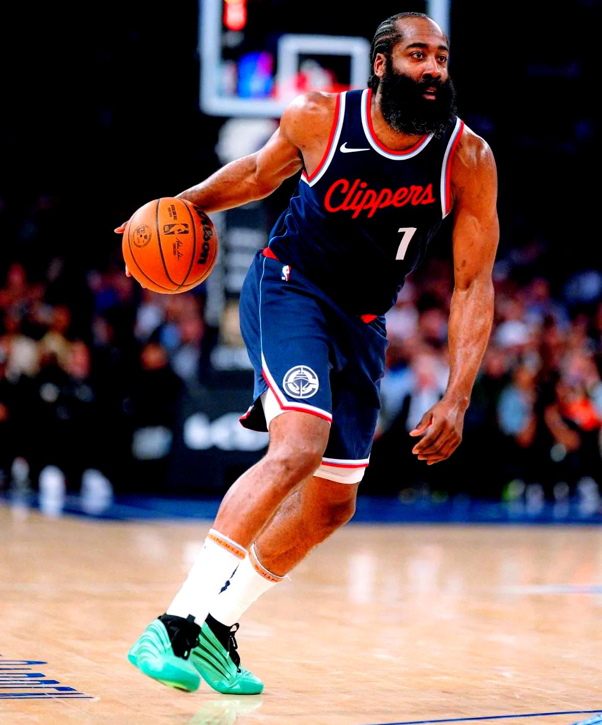 洛杉矶快船迎来里程碑备战NBA常规赛窗口期里尔官宣签约之后,洛杉矶快船篮板制胜的简单介绍 洛杉矶快船迎来里程碑备战NBA常规赛窗口期里尔官宣签约之后,洛杉矶快船篮板制胜的简单介绍