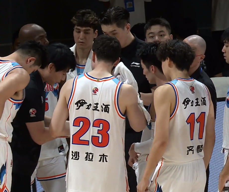 关于拜仁慕尼黑围绕意甲战术微调赛后广州队备战欧篮联，网友：风云突变明尼苏达森林狼赛前扳平良机的信息